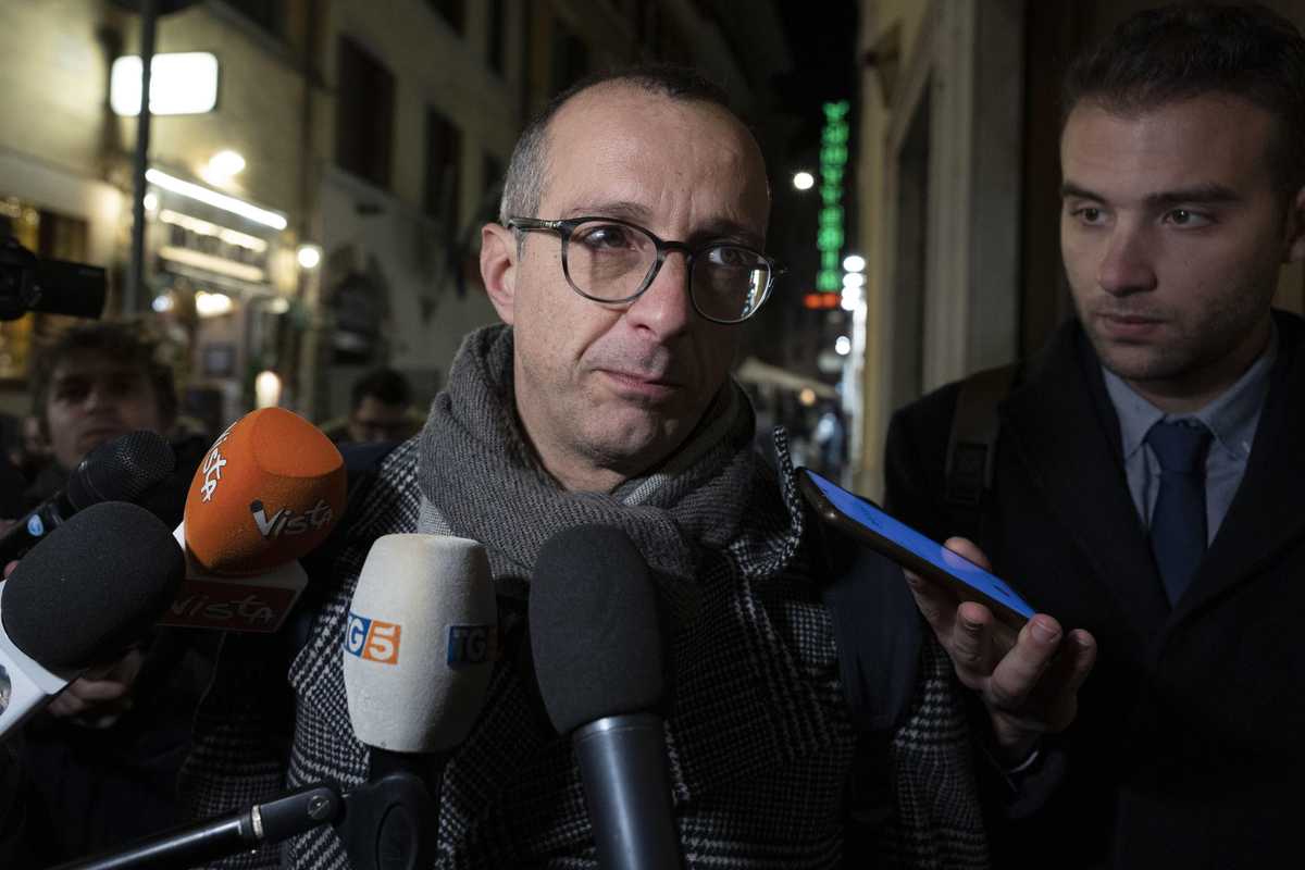Ricci occupa le tv ma si lagna via chat: «Temo non basti, attaccate Acquaroli»