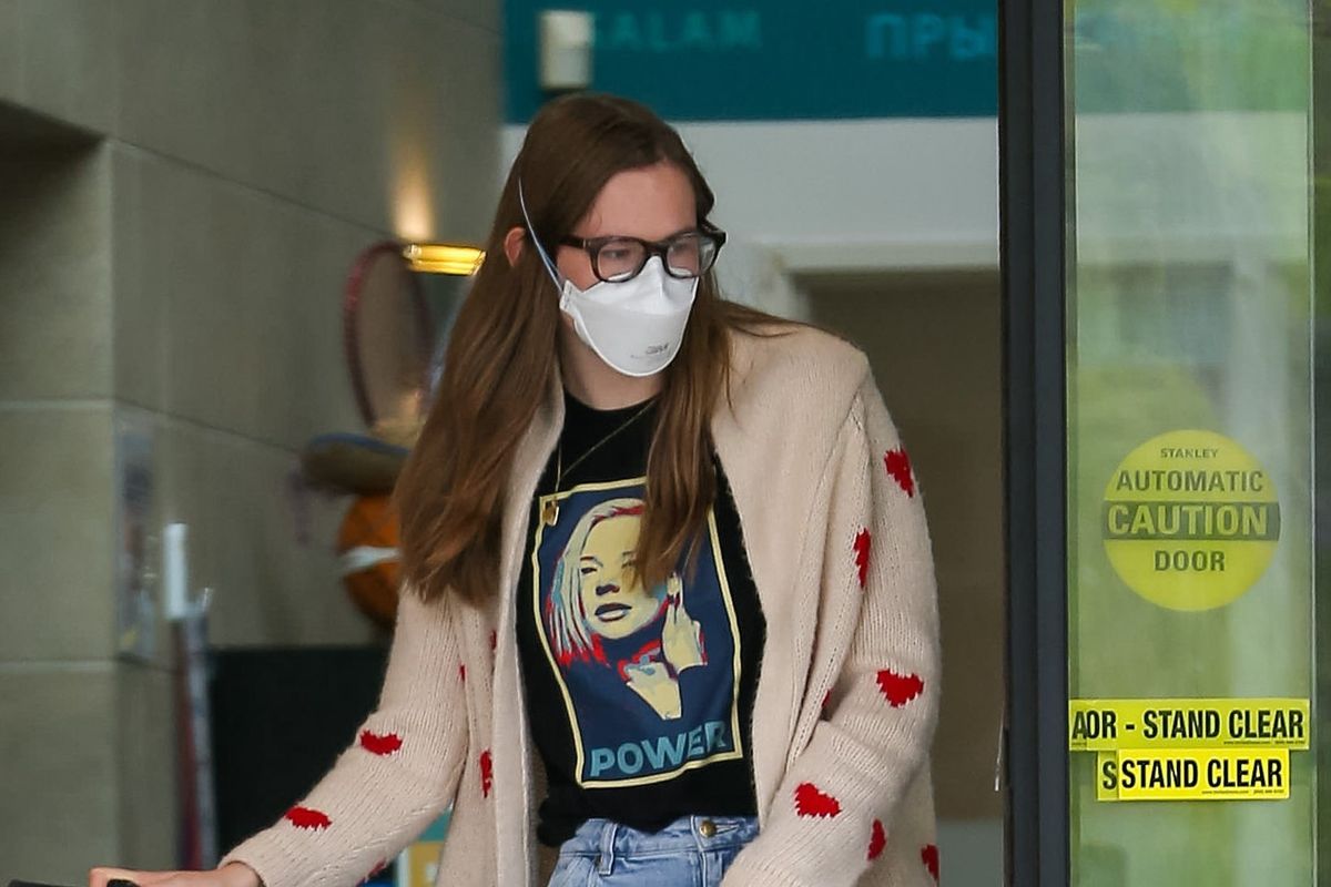 Riparte la psicosi delle mascherine: «Tornino obbligatorie nelle Rsa»