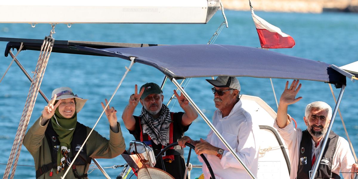 La Flotilla tira dritto su Gaza e rifiuta ogni mediazione. Israele: «Qui non entrerete» La Flotilla tira dritto su Gaza e rifiuta ogni mediazione. Israele: «Qui non entrerete»