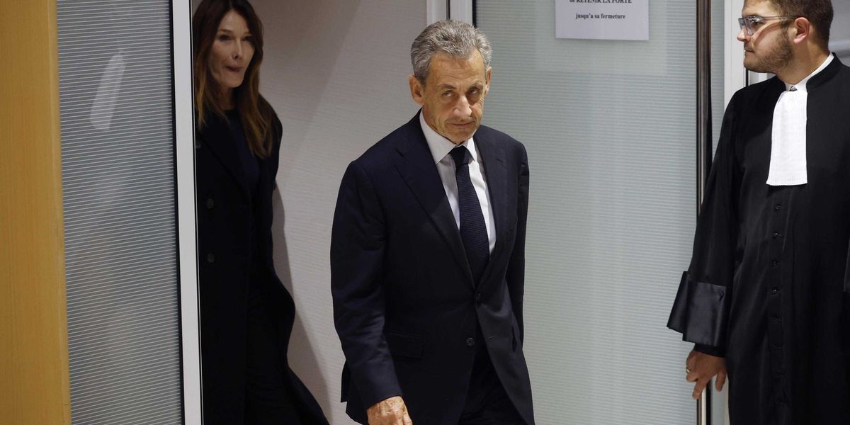 Sarkozy ormai ha smesso di ridere. Condannato a 5 anni, andrà in cella Sarkozy ormai ha smesso di ridere. Condannato a 5 anni, andrà in cella