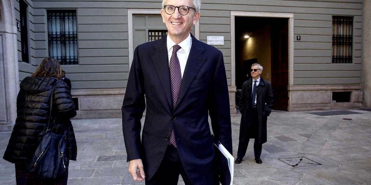 Nagel non è Cuccia. Si dà un maxibonus fino al 2032 da ben 18 milioni Nagel non è Cuccia. Si dà un maxibonus fino al 2032 da ben 18 milioni