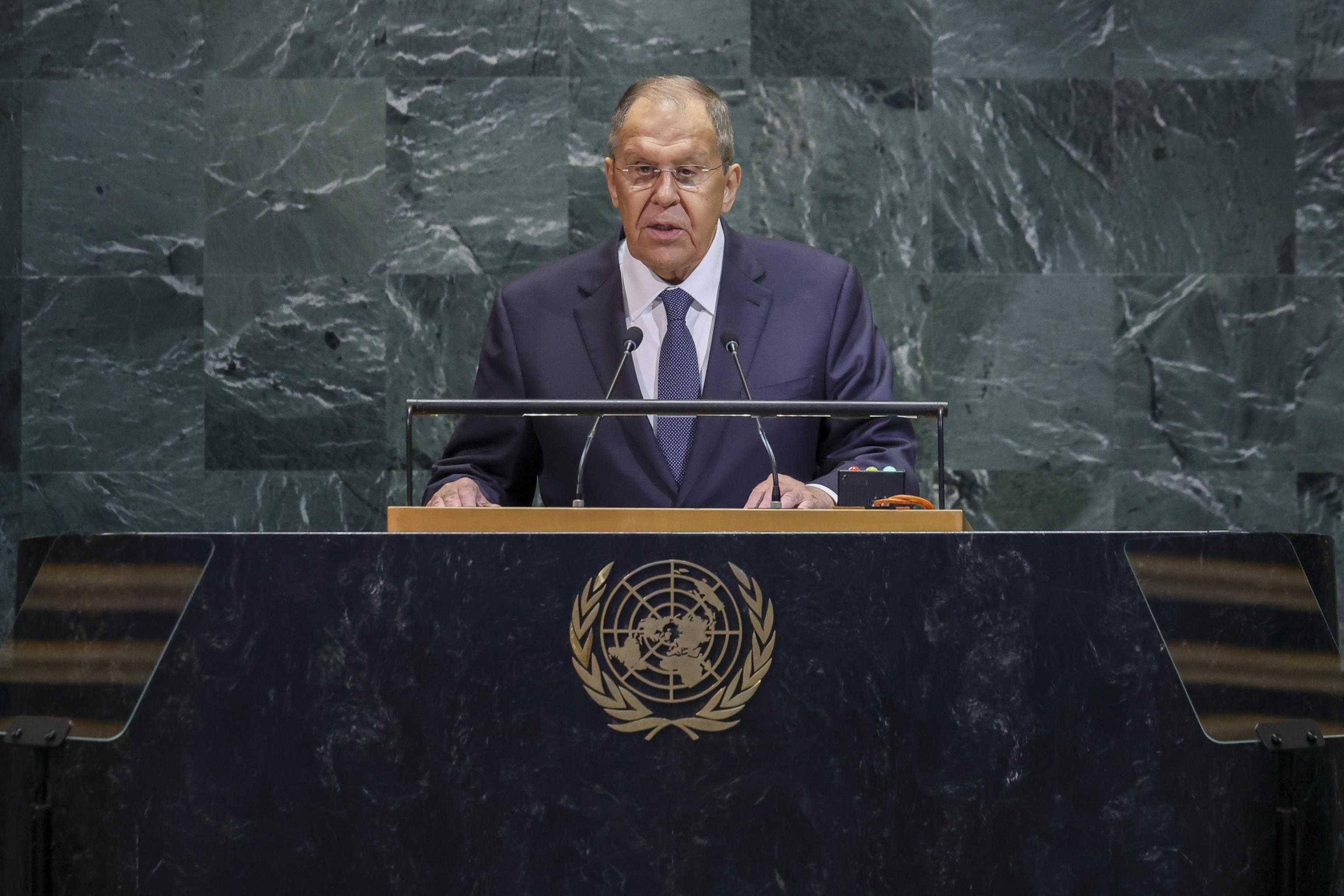 Lavrov: «Niente attacchi a Ue e Nato». Kiev dichiara guerra ai disabili russi