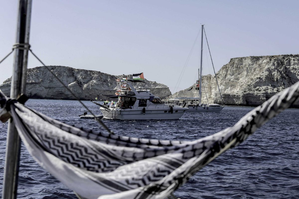 La Flotilla tira dritto verso Gaza. Crosetto: rischio effetti drammatici