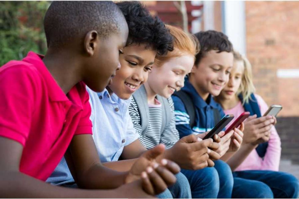 kids cell phone; kids landline; landlines; communication; low tech life; old school parenting; social skills
