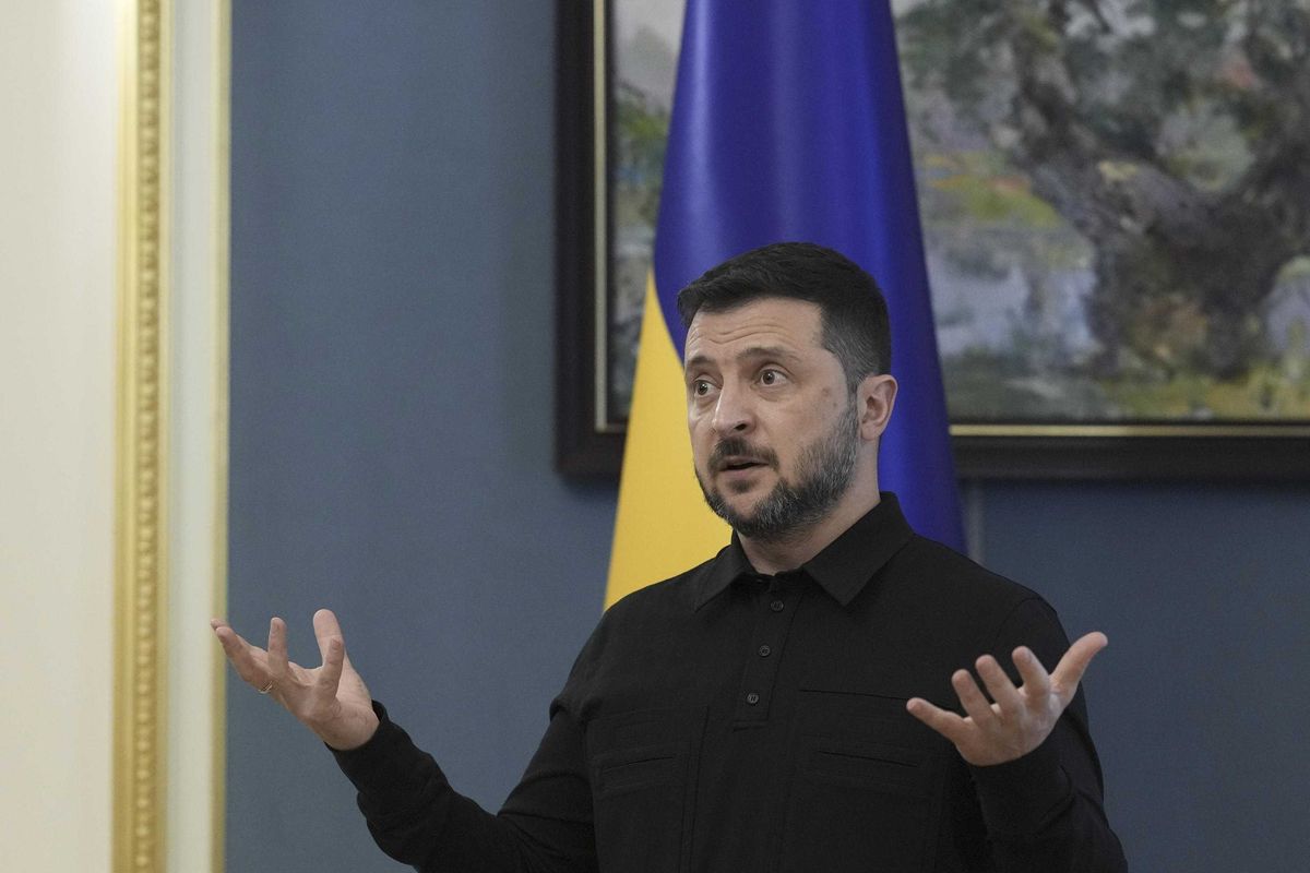 Kiev strappa il via libera Usa agli attacchi a lungo raggio Vaticano: «Stop alla guerra»