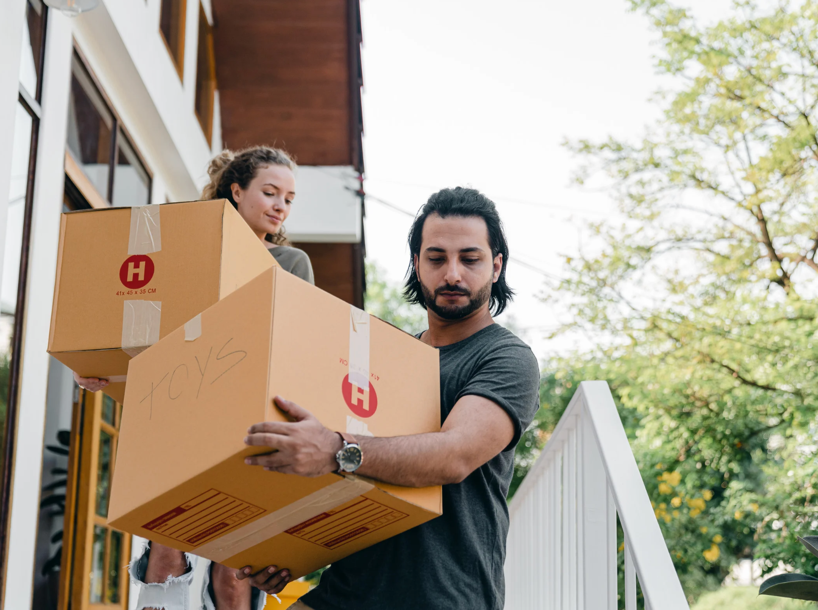 upworthy.com - Jacalyn Wetzel - Man visits his empty home and discovers squatters, so he moves in with them