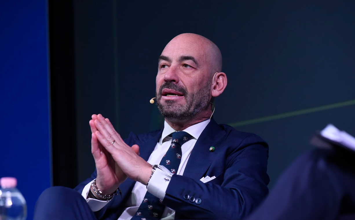 Perfino una toga sbugiarda Bassetti: cade anche la favola dell’aggressione