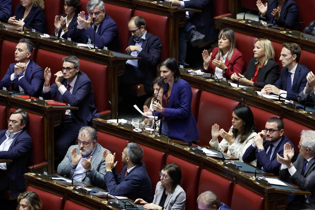 Pur di andare contro il governo la sinistra si astiene sul piano di pace