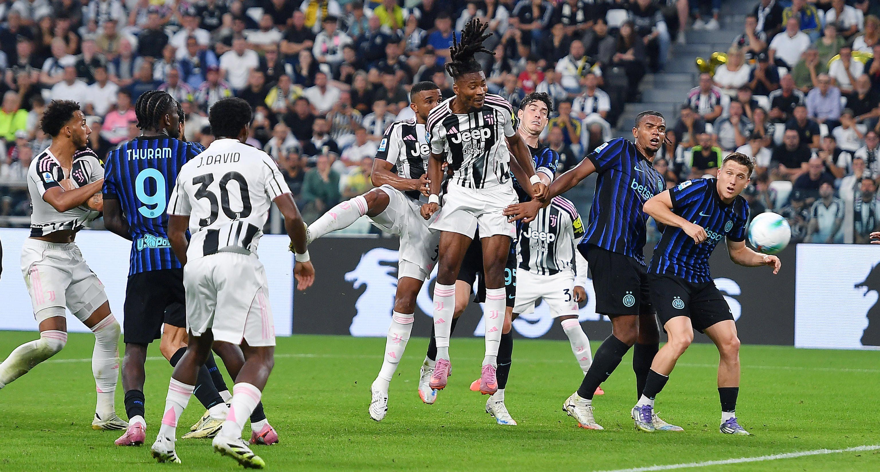 Un derby d’Italia da manicomio. Alla fine restano i cocci dell’Inter