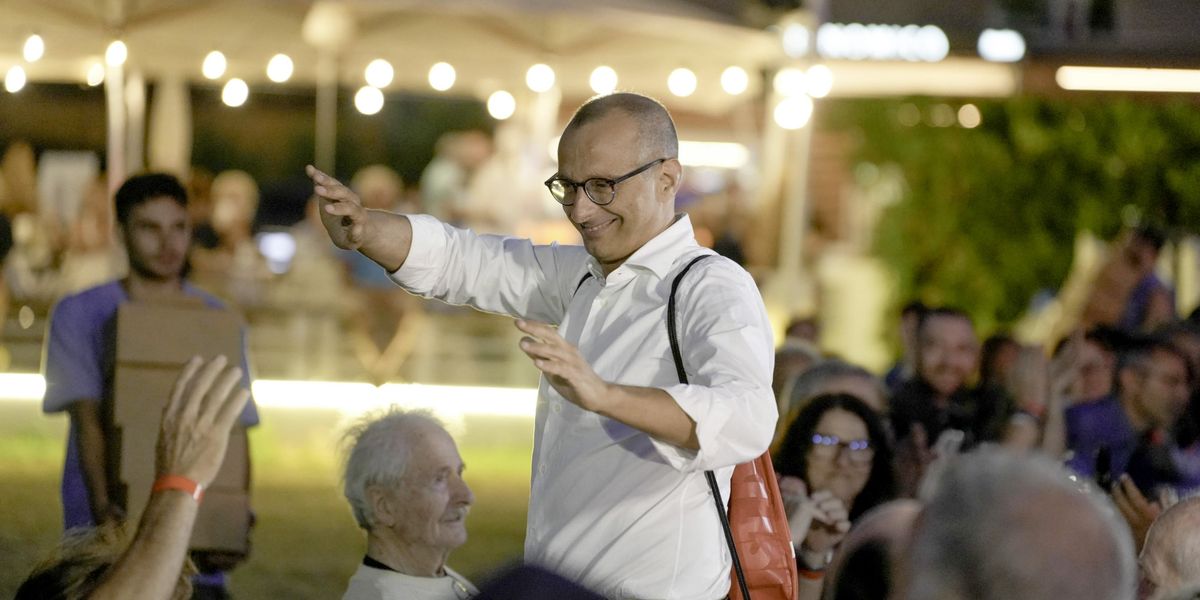 Nel caso delle cene di Ricci spunta l’uomo della comunicazione di Elly