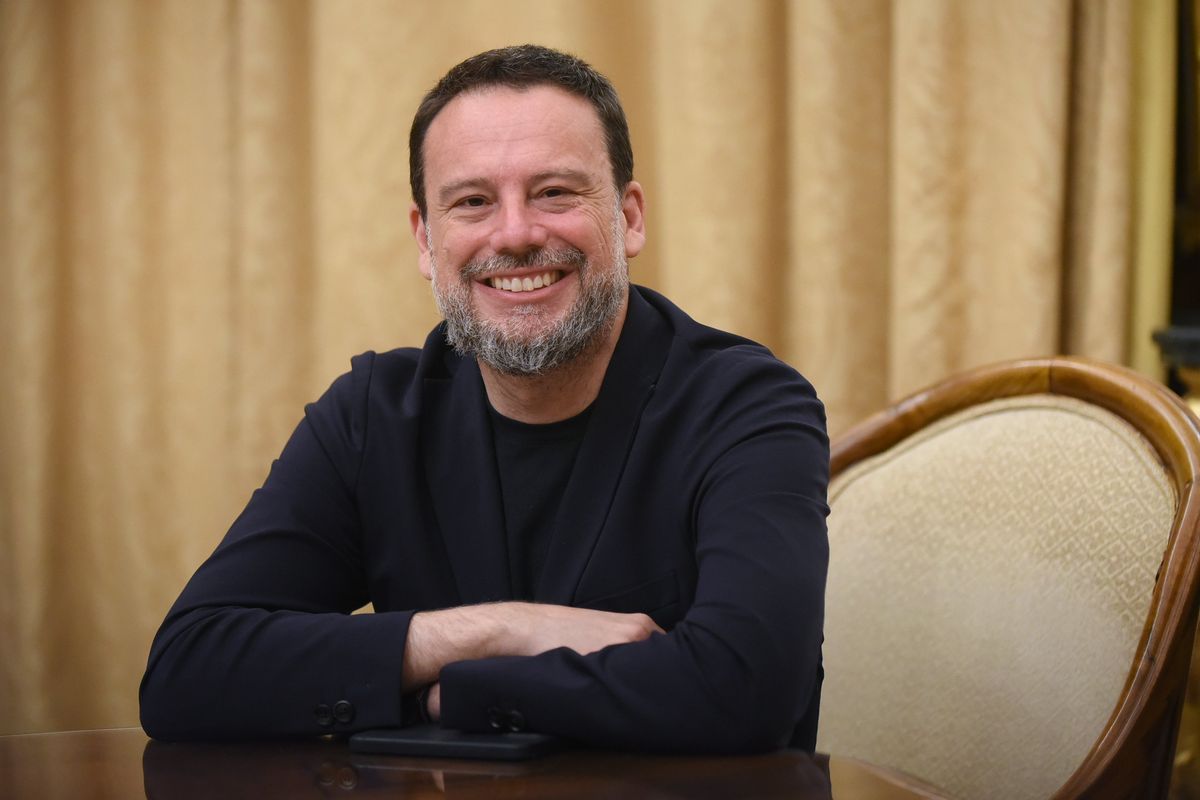 L’agenzia megafono del Pd fa incetta di appalti pubblici: intese senza gara