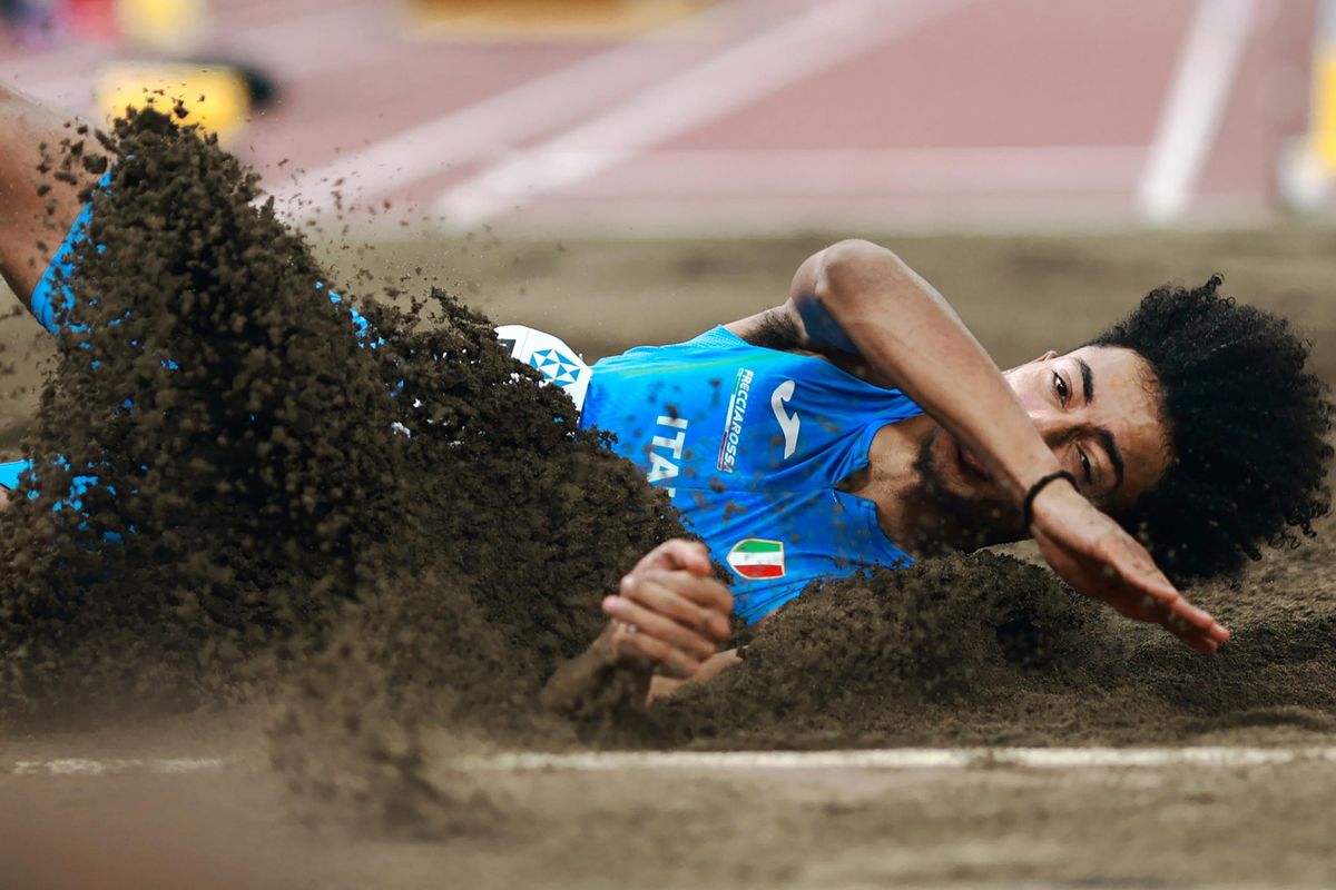 Il salto tutto d’oro di Mattia Furlani ai Mondiali di Tokyo: «È solo l’inizio»