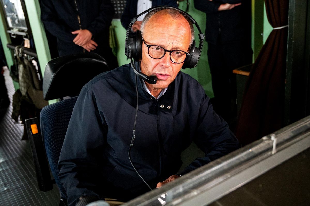 Merz parla di difesa comune ma su carri e navi militari gli affari li fanno solo i suoi