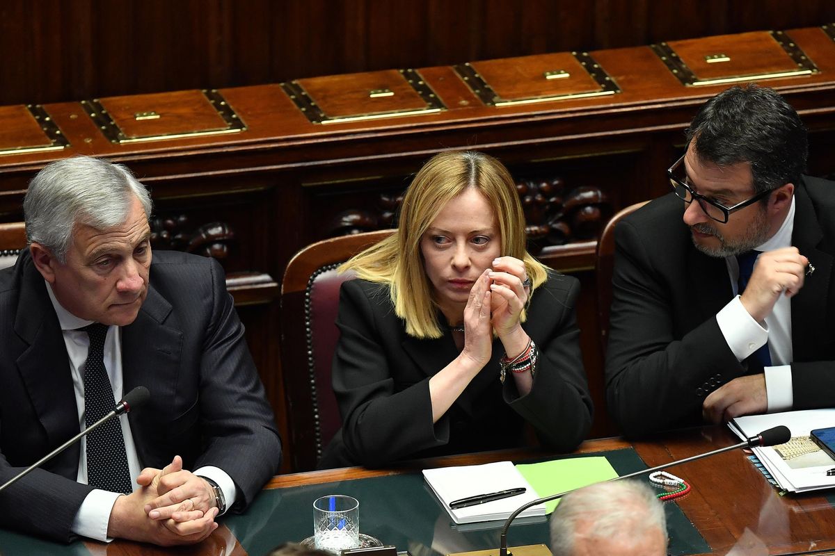 Potenziata la scorta a premier e vice. Tajani: «Il clima non è dei migliori»