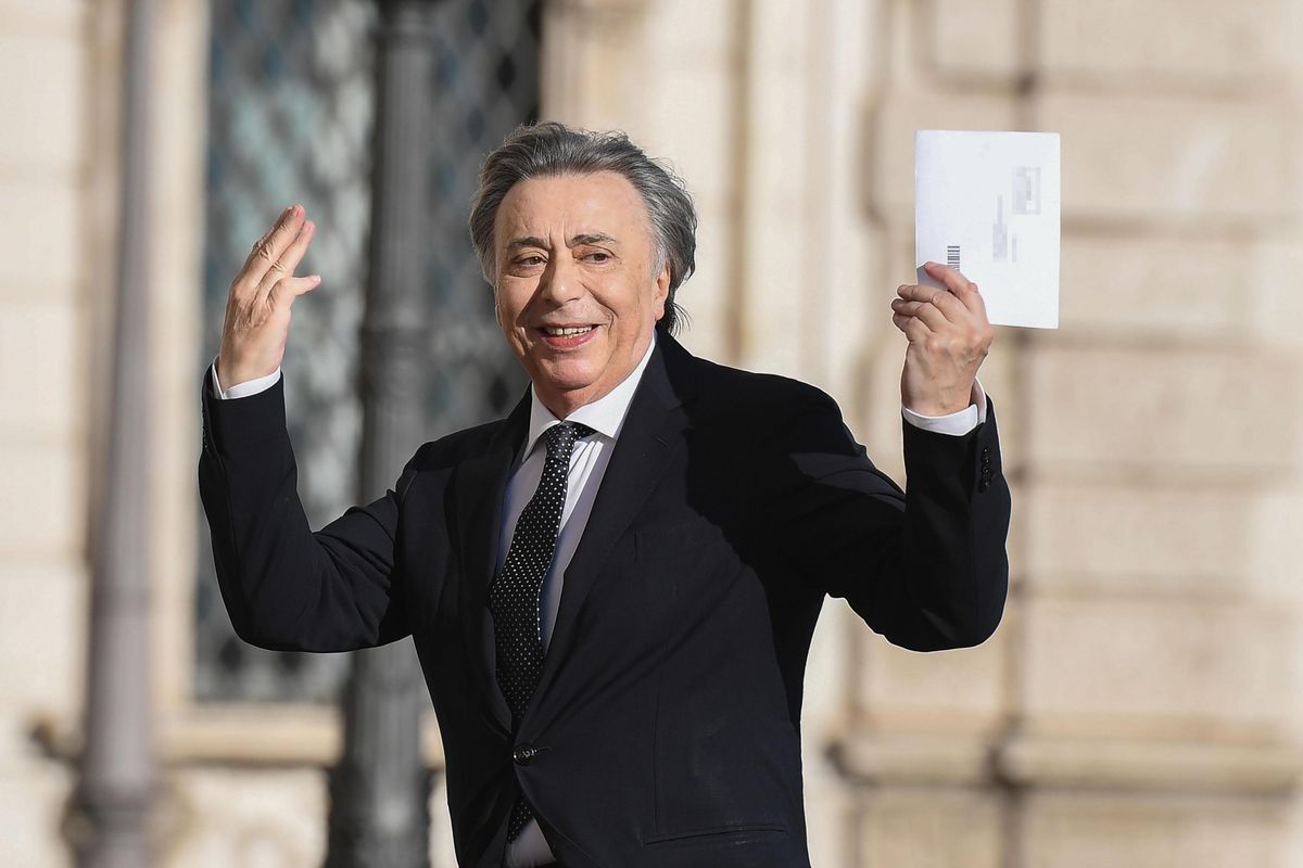 Freccero: «Sogno di vedere il Papa a Gaza a sporcarsi la veste di sangue»