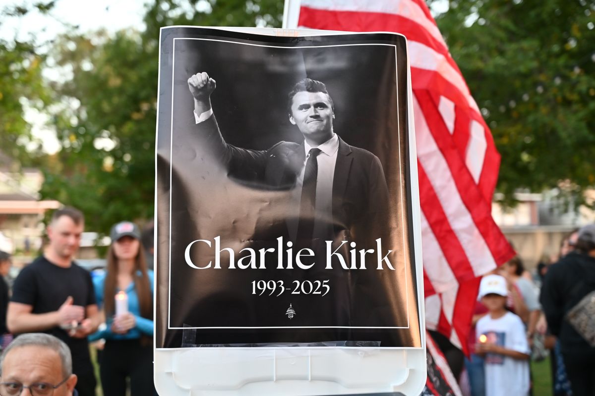 Oggi i funerali di Kirk con Trump e Vance. Il mondo Maga diviso sulle epurazioni
