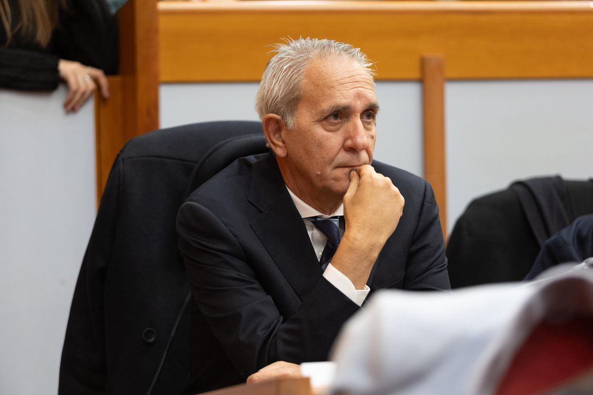 La rossa Emilia ferma i pro vita e aiuta gli Lgbt