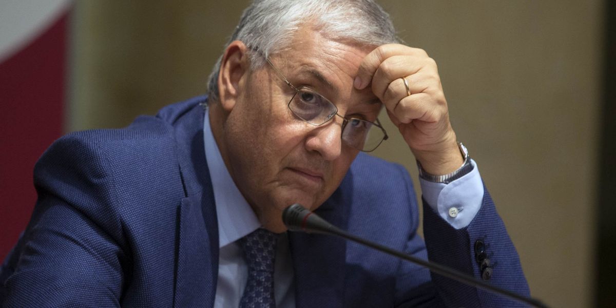 I «rimorsi di coscienza» di Pignatone per i soldi dati sottobanco ai mafiosi