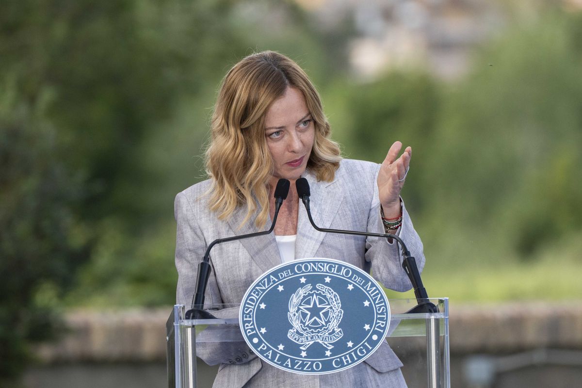 Meloni pronta a volare in Egitto. Carabinieri a Gaza per peacekeeping