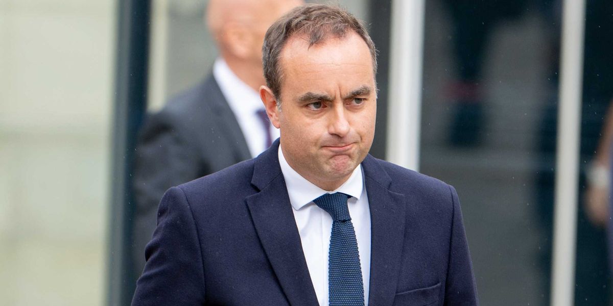 il lecornu bis lascia tutti scontenti macron abbandonato pure dai suoi