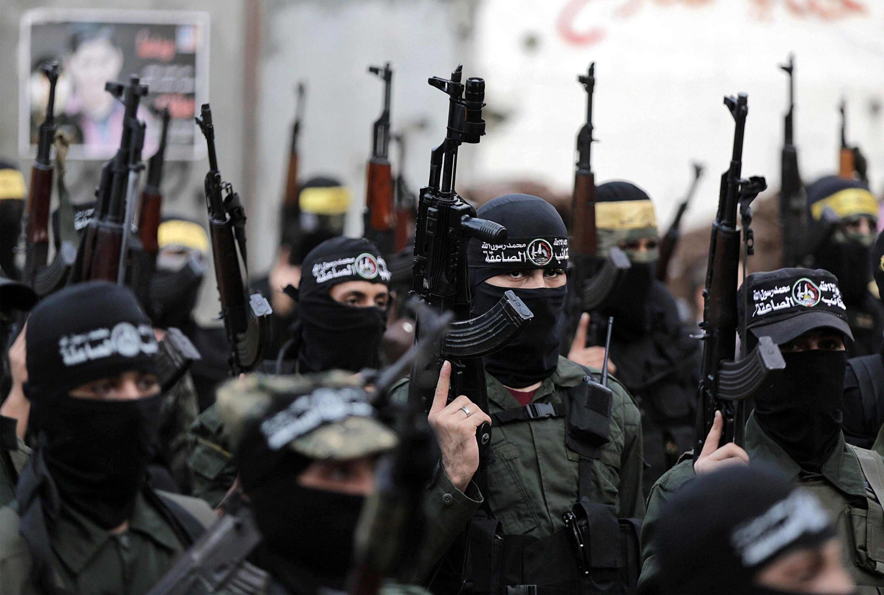 No al disarmo, sì alla milizia. Hamas non molla i fucili e mette a rischio la tregua