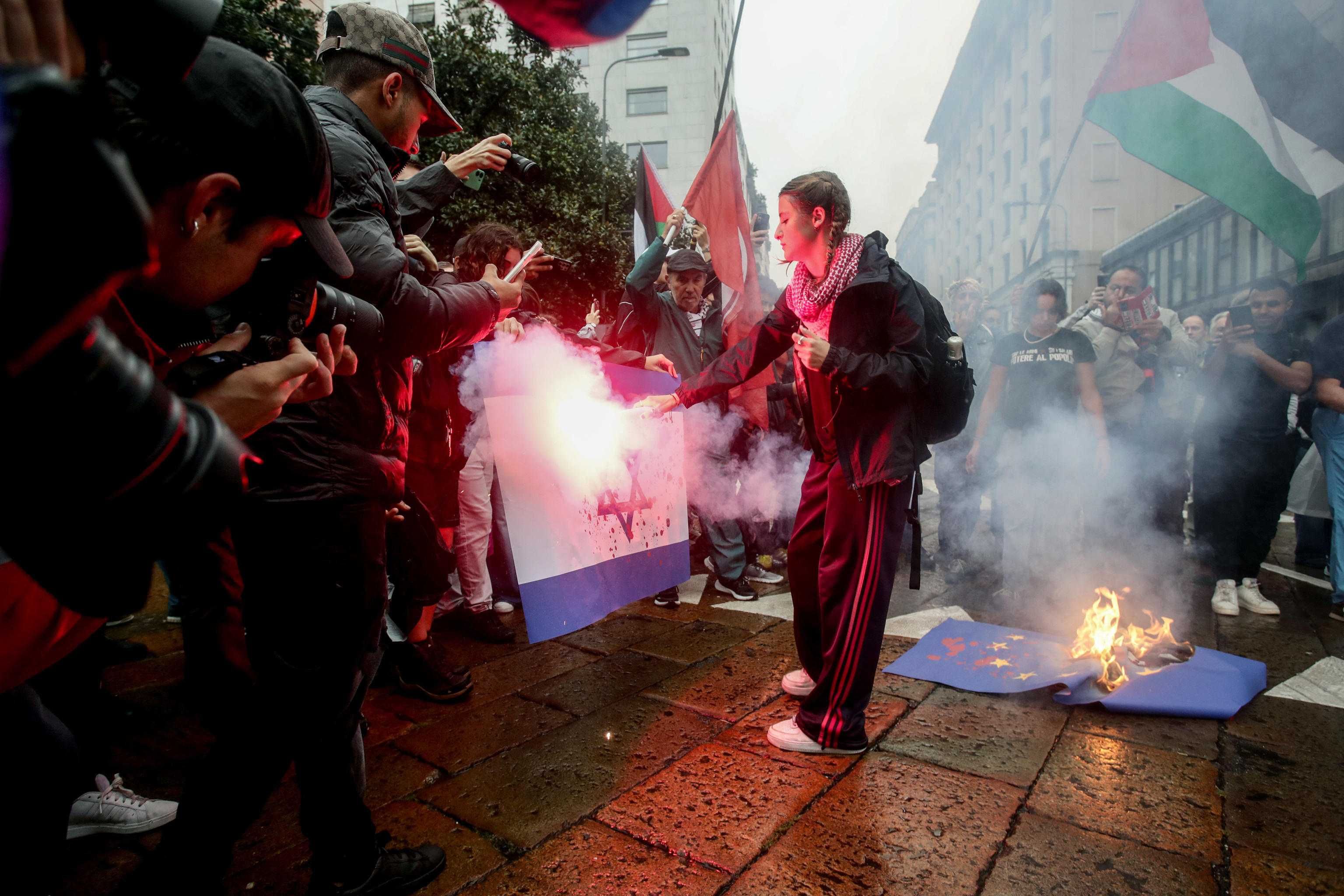 I pacifisti: «Giustiziare Netanyahu». La Flotilla candidata all’Ambrogino