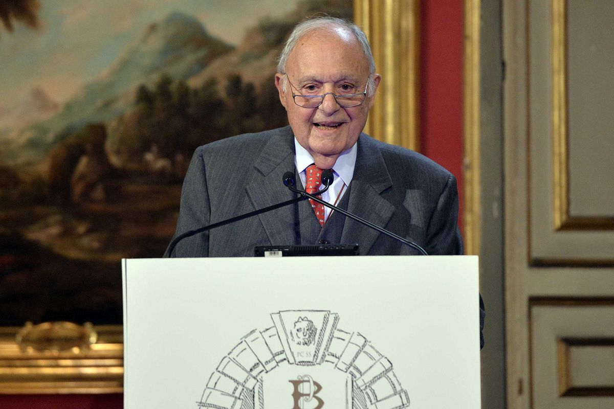 Savona striglia la Bce: «Coi conti in ordine lo spread è ingiusto, non deve esistere»