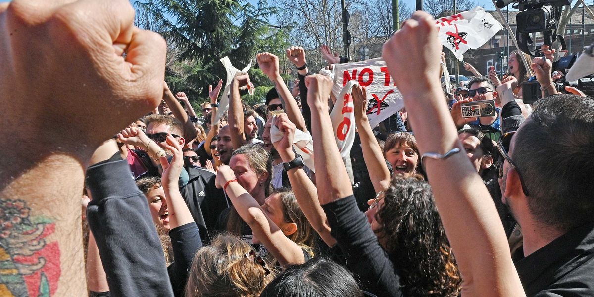 Centri sociali ancora in guerra. «Sarà un autunno caldissimo»