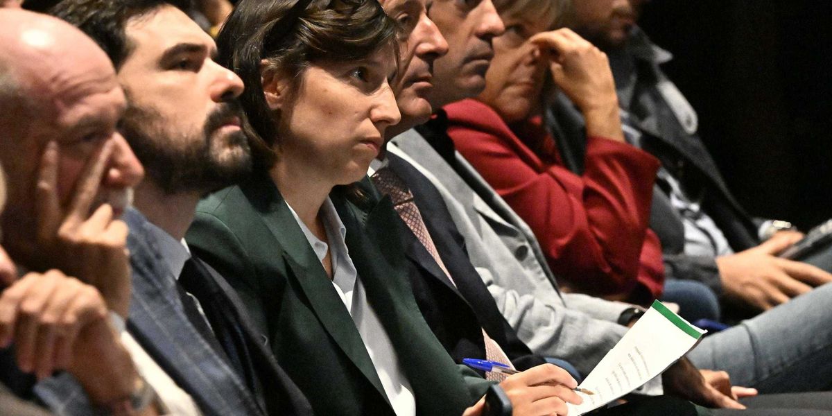 Elly a pezzi. Fra i dem pronti al ribaltone