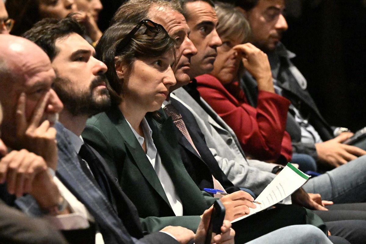 Elly a pezzi. Fra i dem pronti al ribaltone