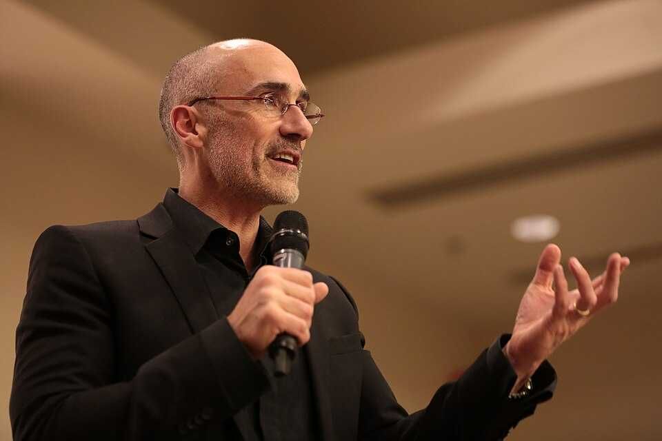 arthur brooks, happiness research, arthur brooks speech, retirement happiness, older and happier