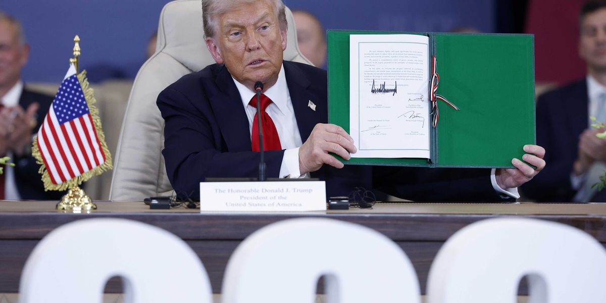 Trump firma la fine della guerra. In Italia nasce il partito no pace Trump firma la fine della guerra. In Italia nasce il partito no pace