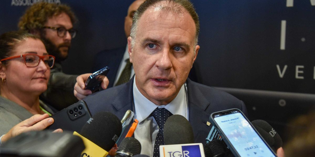 Confindustria insiste: vuole fondi per i suoi soci e non per i dipendenti Confindustria insiste: vuole fondi per i suoi soci e non per i dipendenti