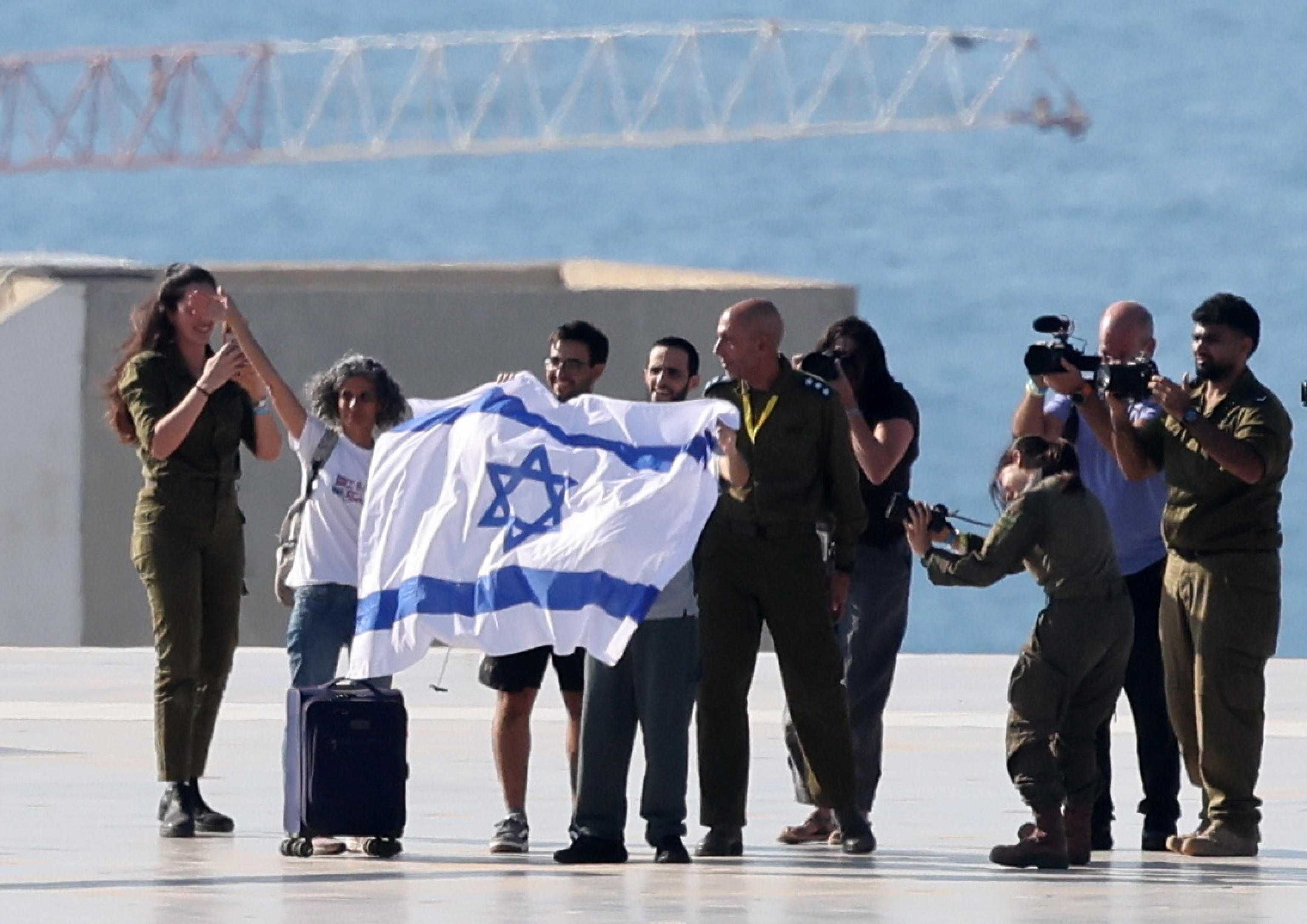 Ostaggi liberi: la lunga attesa, poi esplode la gioia: «Sono sopravvissuti all’inferno»