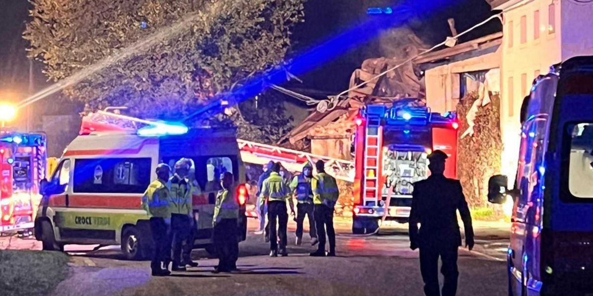 Esplode casa da sgomberare, uccisi tre carabinieri. Meloni: «Funerali di Stato»