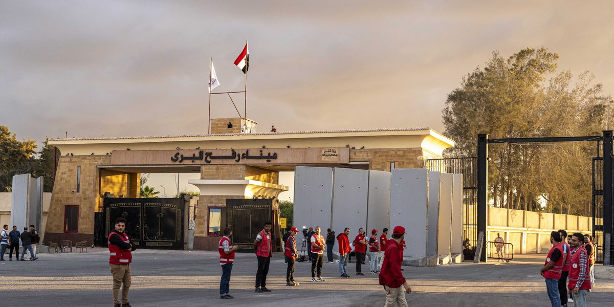 Ultimatum sugli ostaggi morti. La tregua di Gaza già scricchiola Ultimatum sugli ostaggi morti. La tregua di Gaza già scricchiola