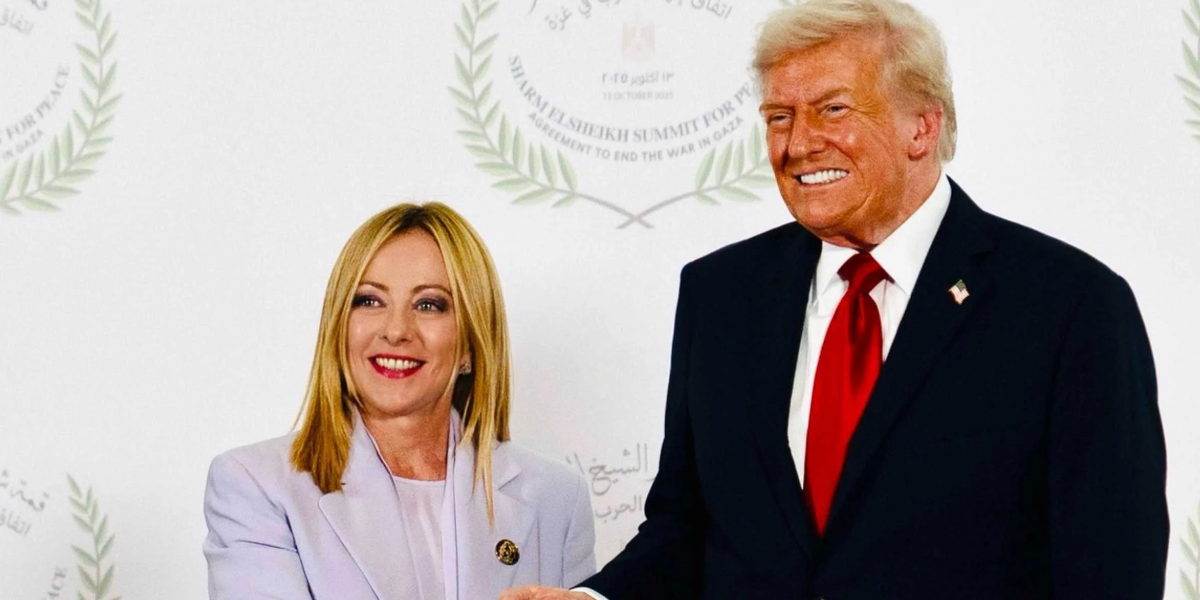 Trump innamorato di Meloni: «Comprate tutti il suo libro» Trump innamorato di Meloni: «Comprate tutti il suo libro»
