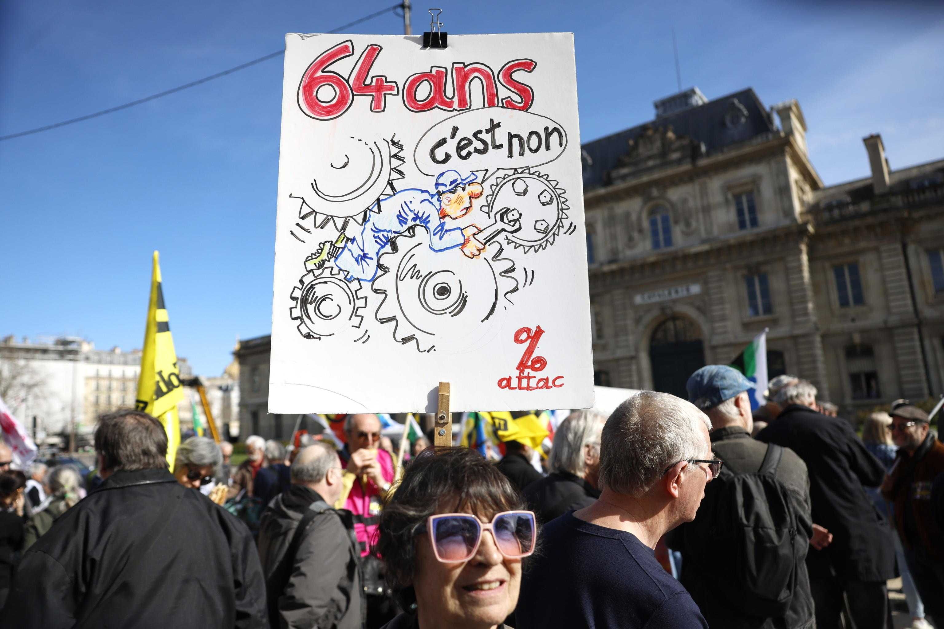 Francesi ancora in pensione a 62 anni per avere l’ok dei socialisti a Lecornu