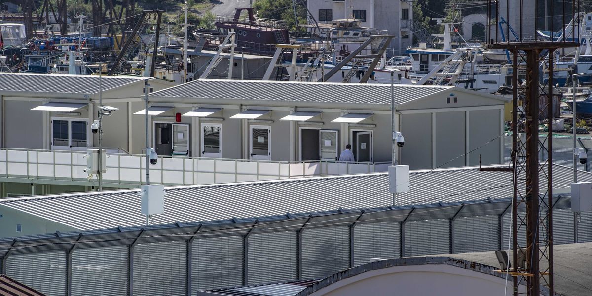 Euro tafferugli sui migranti. Però gli Stati membri sposano il modello Albania Euro tafferugli sui migranti. Però gli Stati membri sposano il modello Albania