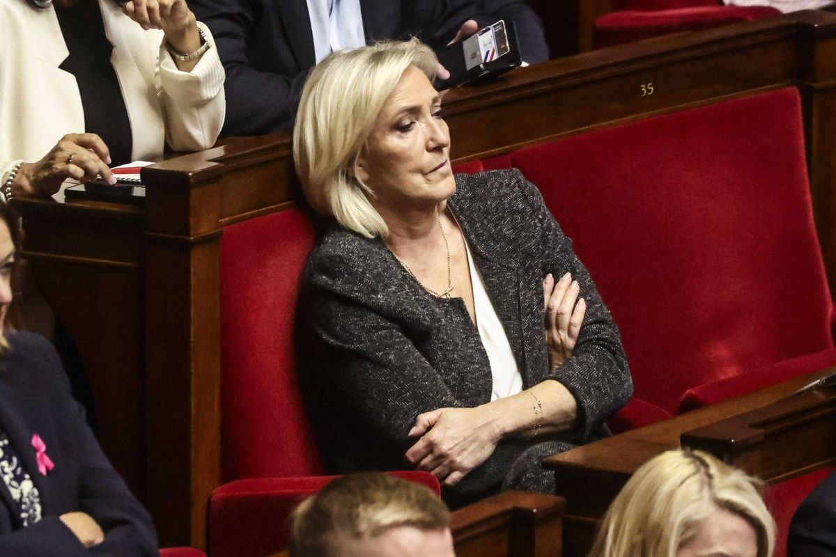 Liquidata la Le Pen, la Francia è ostaggio di un partitino al 2%