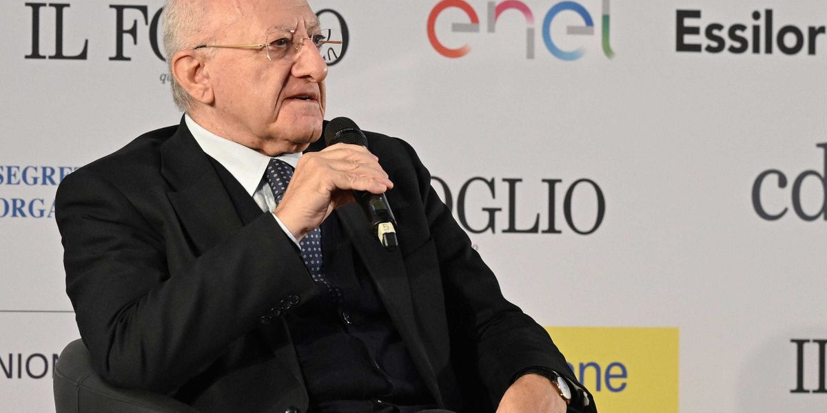 Regalone della Consulta a De Luca