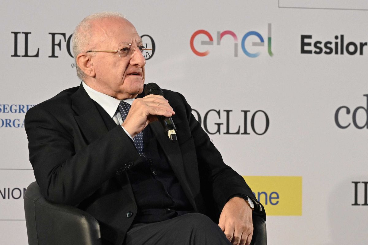 Regalone della Consulta a De Luca
