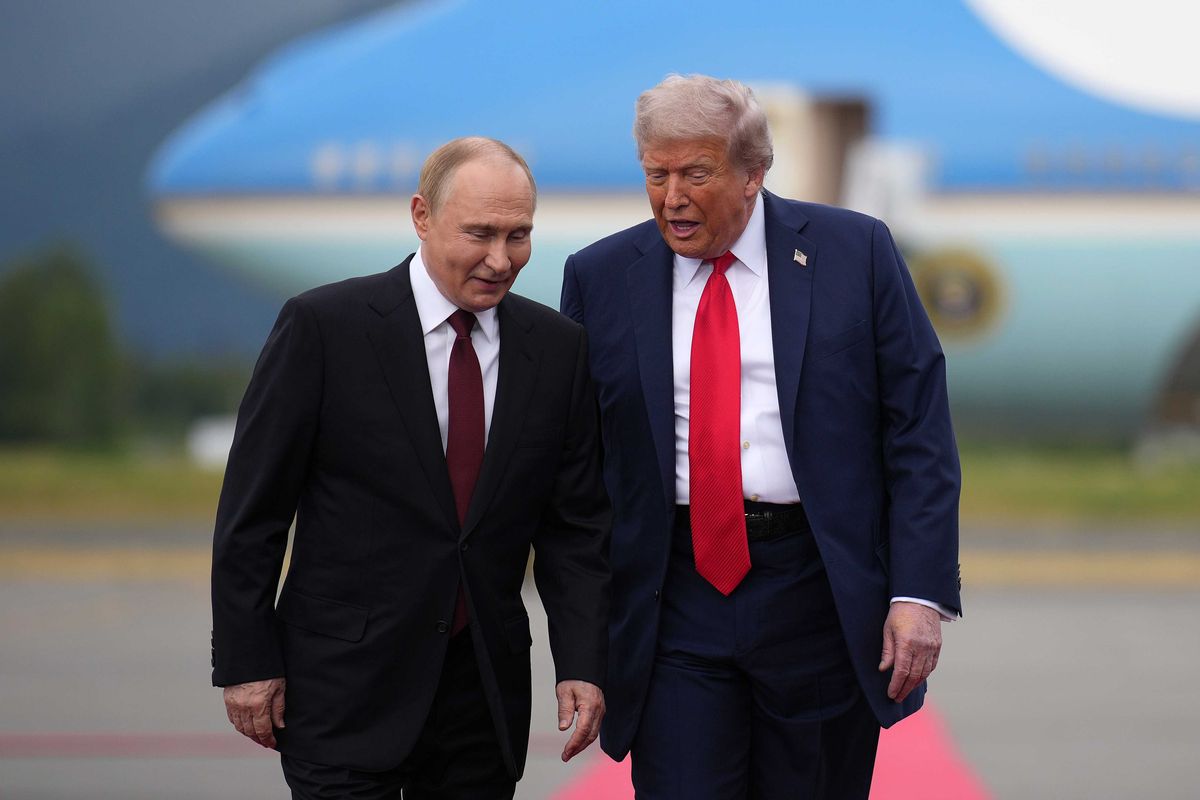 Incontro Trump-Putin in Ungheria. L’Ue fa i capricci, poi cala le brache