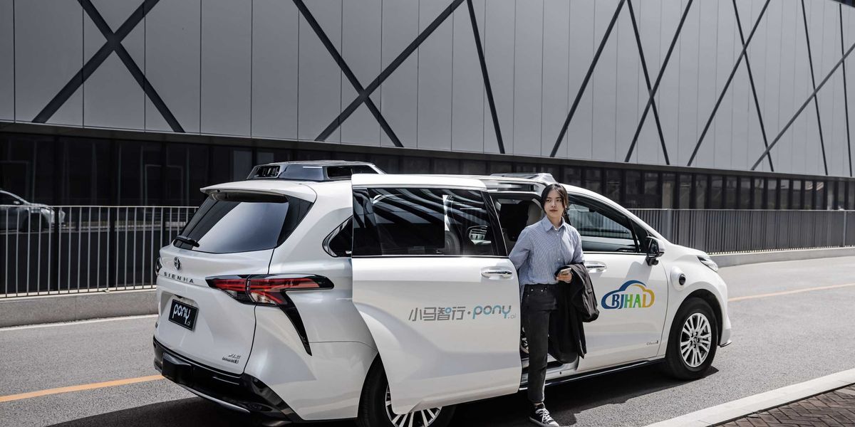 Stellantis si allea con i rivali cinesi per creare i robotaxi che invaderanno l’Ue Stellantis si allea con i rivali cinesi per creare i robotaxi che invaderanno l’Ue