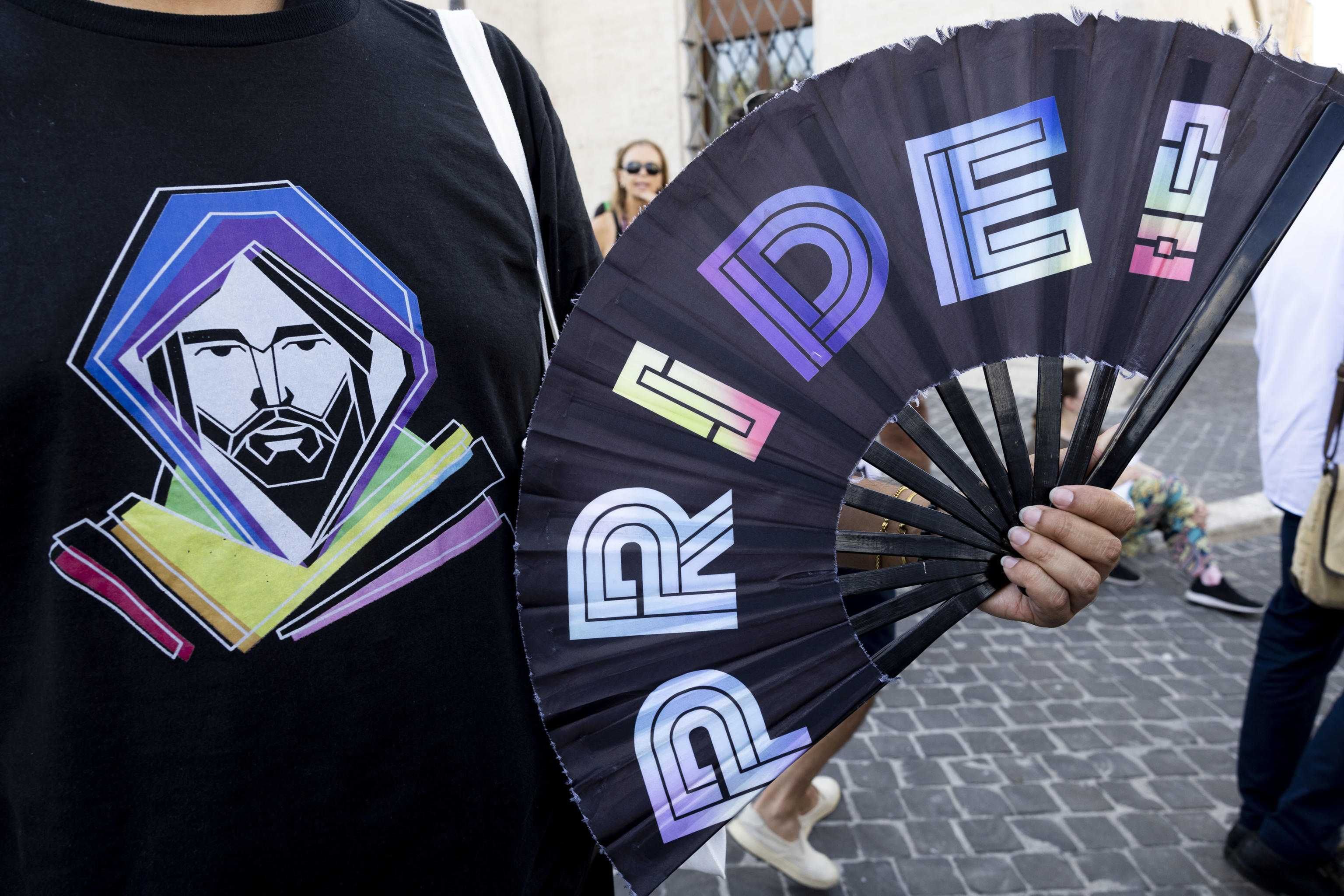 «Avvenire» sceglie i trans, non la vita