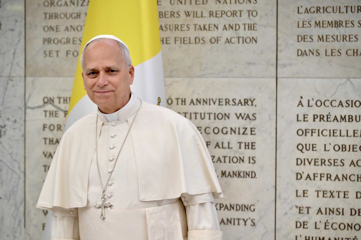 I santi del Papa scomodano Maduro