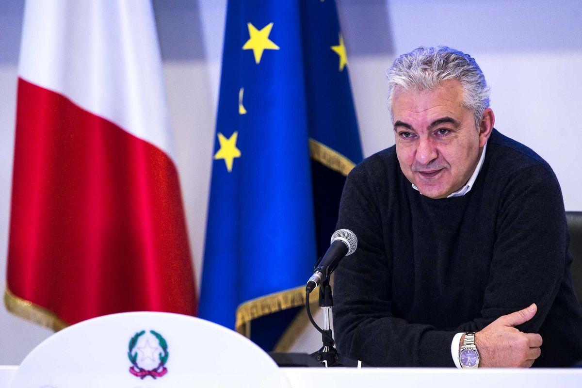 M5s e Pd provano a mettere il bavaglio sulle mascherine tarocche di Arcuri
