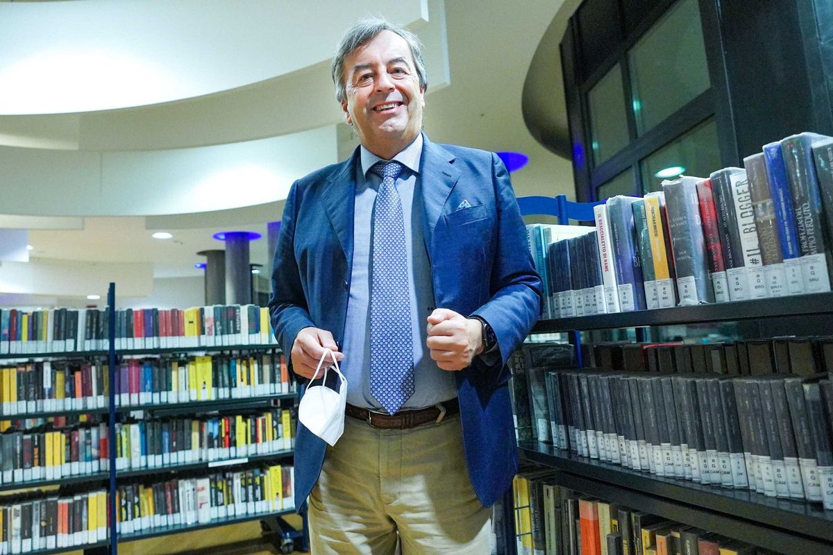 Anche di fronte a morti e sentenze Burioni nega gli effetti avversi