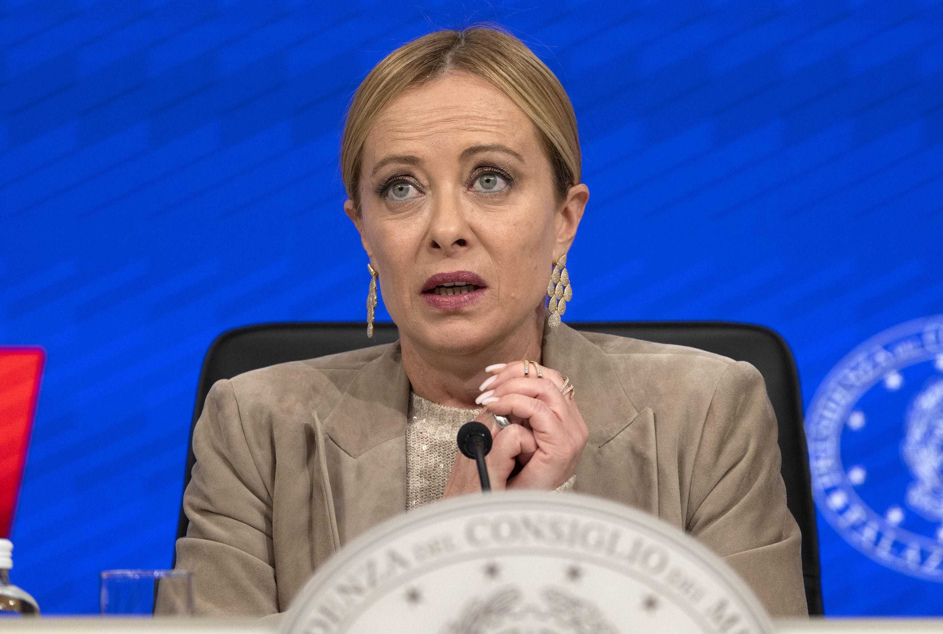 Meloni difende il Made in Italy, il Pd s’infuria