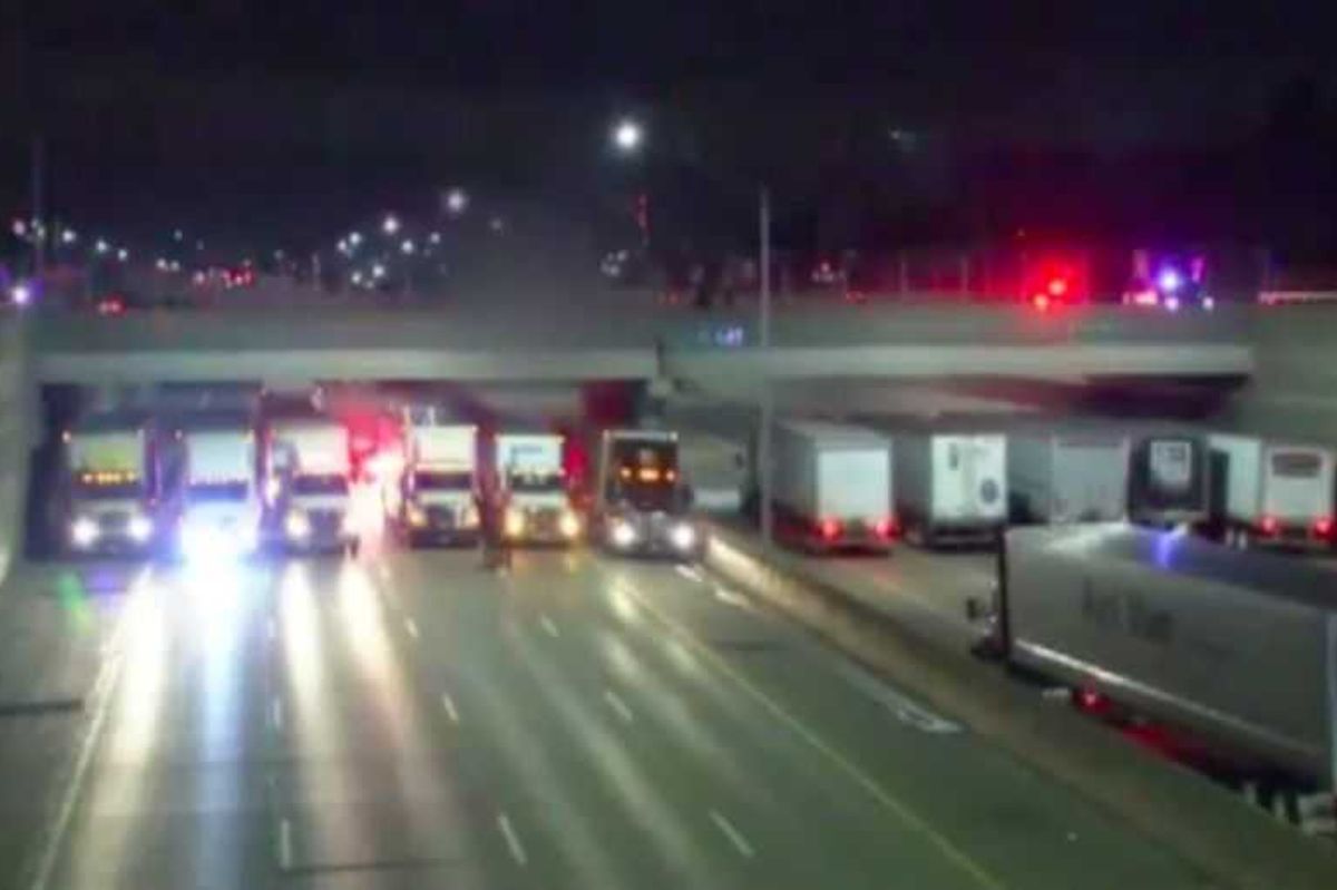 truck drivers, Michigan, suicide prevention, mental health, good news, heroes, viral photo, community, hope, first responders